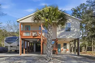 140 NE 18th St, Oak Island, NC 28465 - Photo 2