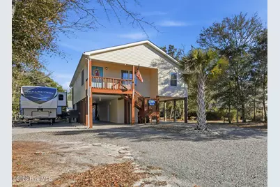 140 NE 18th Street, Oak Island, NC 28465 - Photo 2
