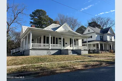208 W College Street, Mount Olive, NC 28365 - Photo 1
