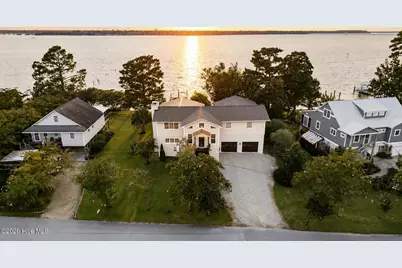 321 Riverside Drive, New Bern, NC 28560 - Photo 1