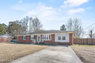 118 Princeton Dr, Jacksonville, NC 28546 - Photo 2