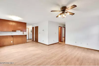 417 E Leonard Street, Southport, NC 28461 - Photo 4