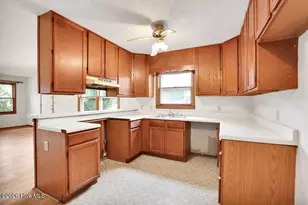 417 E Leonard St, Southport, NC 28461 - Photo 2