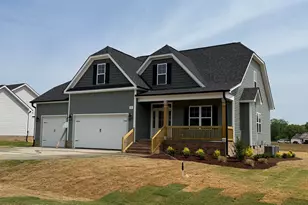 135 Bryant Farm Dr, Selma, NC 27576 - Photo 2
