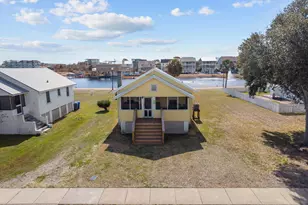 305 Atlanta Ave, Carolina Beach, NC 28428 - Photo 2