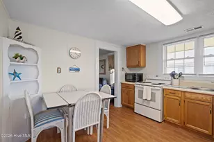 305 Atlanta Ave, Carolina Beach, NC 28428 - Photo 16