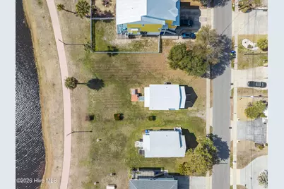 305 Atlanta Avenue, Carolina Beach, NC 28428 - Photo 2