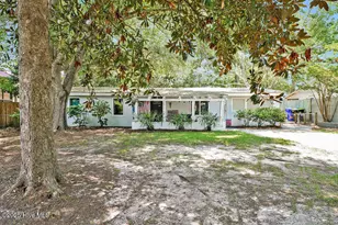 304 E Leonard St, Southport, NC 28461 - Photo 1