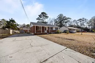 115 Armstrong Dr, Jacksonville, NC 28540 - Photo 8