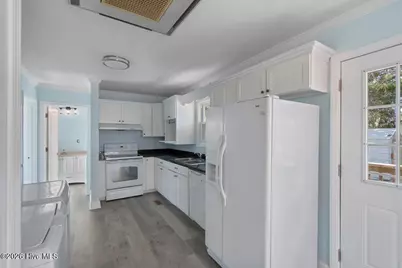 6921 Pearl Street SW, Ocean Isle Beach, NC 28469 - Photo 8