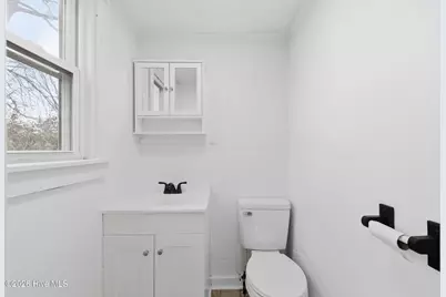 200 Queen Street, Elizabeth City, NC 27909 - Photo 10