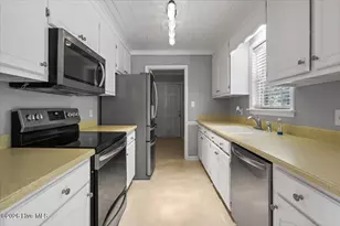 304 Marlin Ln, Pikeville, NC 27863 - Photo 6