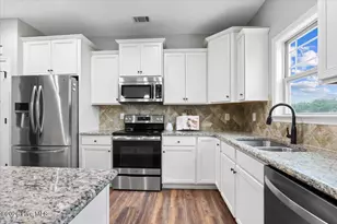423 Planters Ridge Dr, Pikeville, NC 27863 - Photo 12