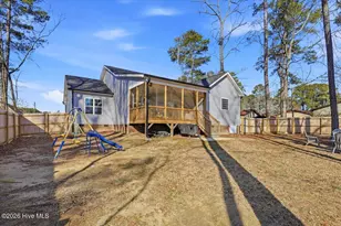 110 Oak St, Pine Level, NC 27568 - Photo 8