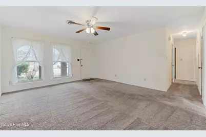 6002 E Red Oak Court, Jacksonville, NC 28546 - Photo 8