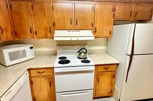 201 Pecan Dr, Elizabethtown, NC 28337 - Photo 8
