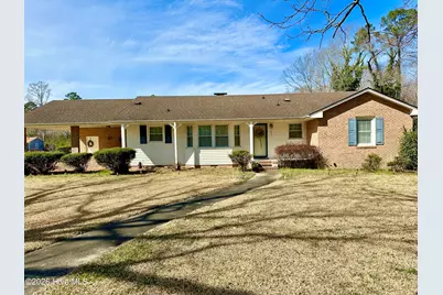 201 Pecan Drive, Elizabethtown, NC 28337 - Photo 1