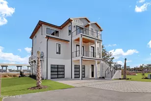 113 Diamond Pt Ct, Surf City, NC 28445 - Photo 2