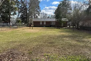 221 E Lewis St, Whiteville, NC 28472 - Photo 2