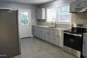 206 Thurston Dr W, Wilson, NC 27893 - Photo 2