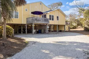 7028 Archers Creek Dr, Emerald Isle, NC 28594 - Photo 8