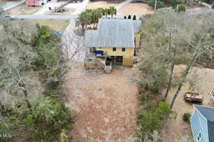 7028 Archers Creek Dr, Emerald Isle, NC 28594 - Photo 6