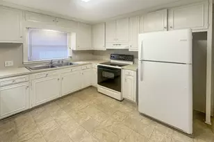 2610 Evans St, Greenville, NC 27834 - Photo 4