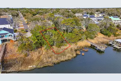 120 SE 17th Street, Oak Island, NC 28465 - Photo 2