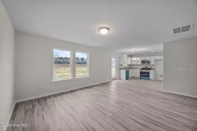107 W Highland Avenue, Kinston, NC 28501 - Photo 6