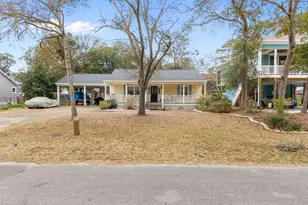 127 NW 18th St, Oak Island, NC 28465 - Photo 2