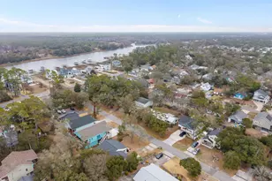 127 NW 18th St, Oak Island, NC 28465 - Photo 4