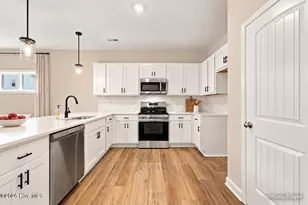 987 Rialto Ln, Ayden, NC 28513 - Photo 10