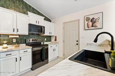 225 Lockwood Court, Hubert, NC 28539 - Photo 18