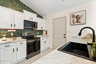 225 Lockwood Ct, Hubert, NC 28539 - Photo 18