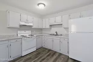 309 Lakewood Dr, Jacksonville, NC 28546 - Photo 8