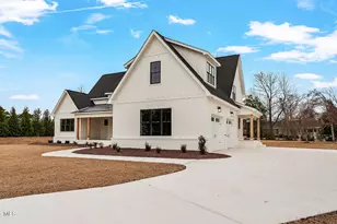 2827 Landing Cir, Grimesland, NC 27837 - Photo 4