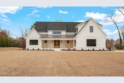 2827 Landing Circle, Grimesland, NC 27837 - Photo 2