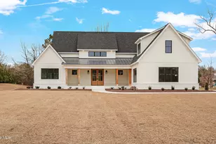 2827 Landing Cir, Grimesland, NC 27837 - Photo 2