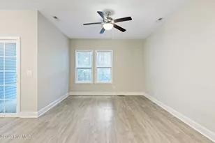 212 N Stingray Ln, Sneads Ferry, NC 28460 - Photo 14