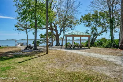 527 Chadwick Shores Drive, Sneads Ferry, NC 28460 - Photo 10