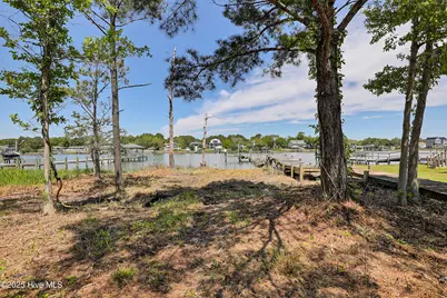 527 Chadwick Shores Drive, Sneads Ferry, NC 28460 - Photo 2