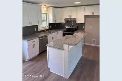 620 S Orange Street, Wallace, NC 28466 - Photo 2