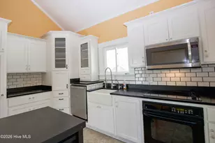 225 E Vermont Ave, Southern Pines, NC 28387 - Photo 22