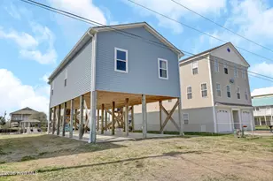 1017 1st St, Surf City, NC 28445 - Photo 4