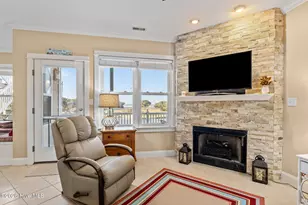 112 Oakleaf Dr, Pine Knoll Shores, NC 28512 - Photo 4