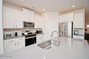 1001 Alizarin Ln, New Bern, NC 28562 - Photo 14