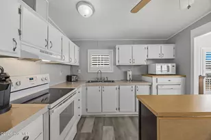 9055 W 9th St, Surf City, NC 28445 - Photo 18