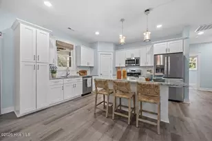 309 Pine Knoll Cir, Pine Knoll Shores, NC 28512 - Photo 8