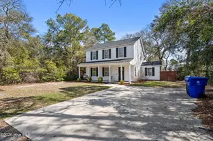 142 NE 14th St, Oak Island, NC 28465 - Photo 4