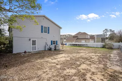 321 NE 59th Street, Oak Island, NC 28465 - Photo 4